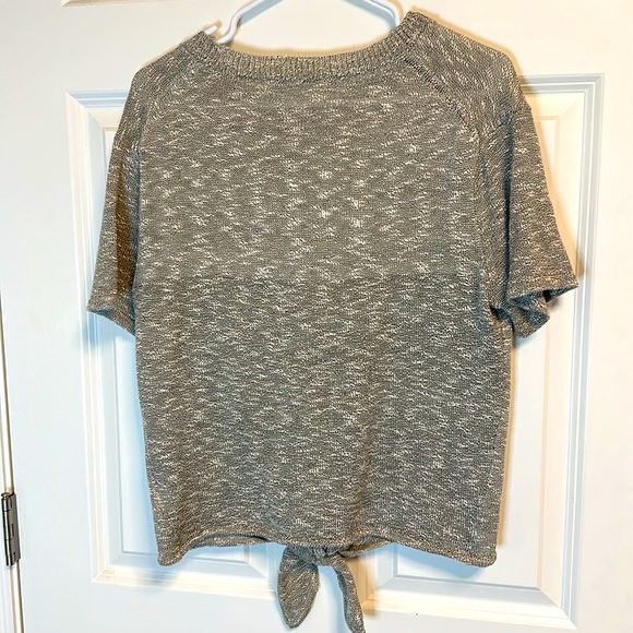 Size medium - Picture 2 of 3